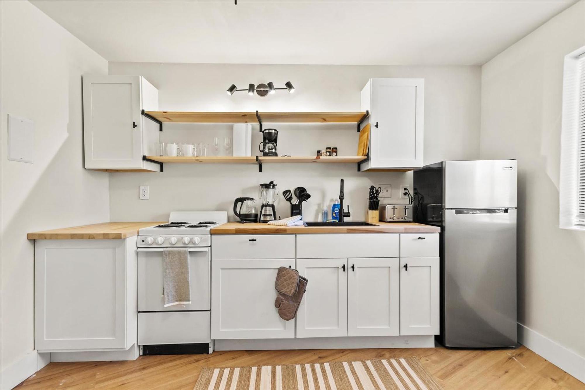 Modern Studio Apartment Near Merrimack Park Хантсвилл Экстерьер фото