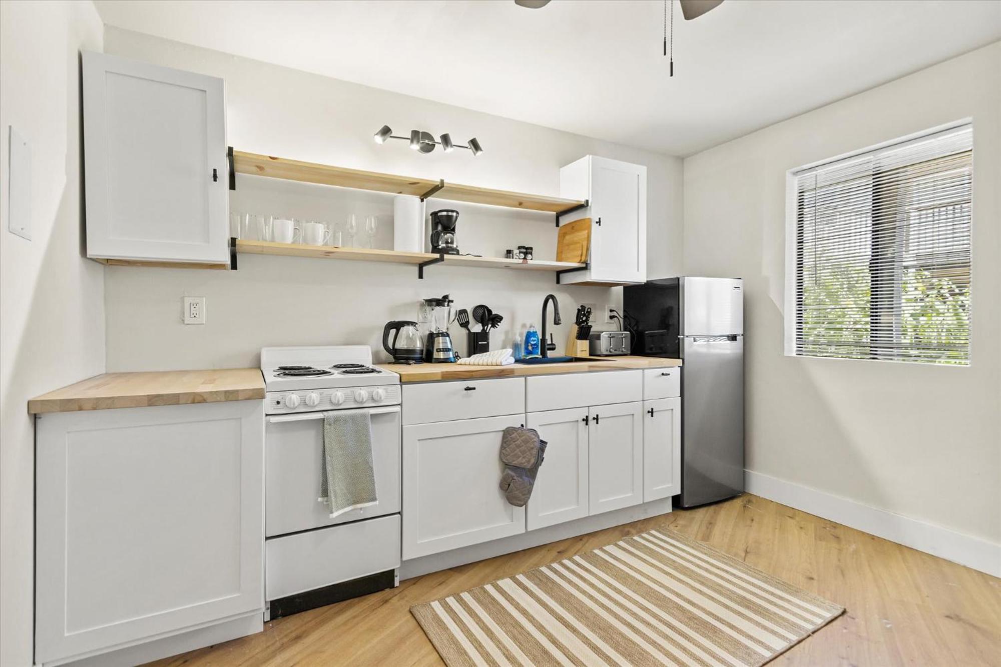 Modern Studio Apartment Near Merrimack Park Хантсвилл Экстерьер фото