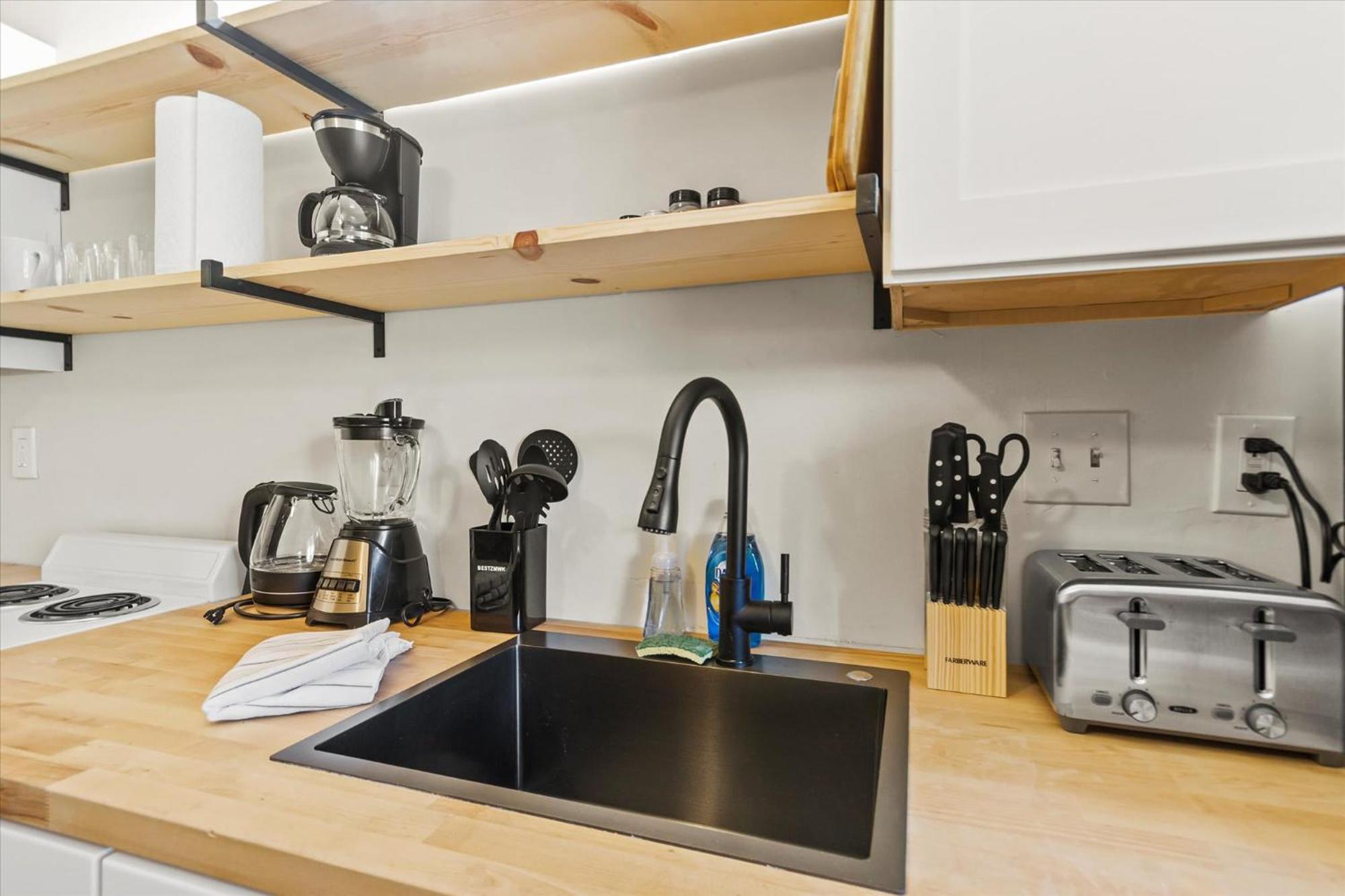 Modern Studio Apartment Near Merrimack Park Хантсвилл Экстерьер фото